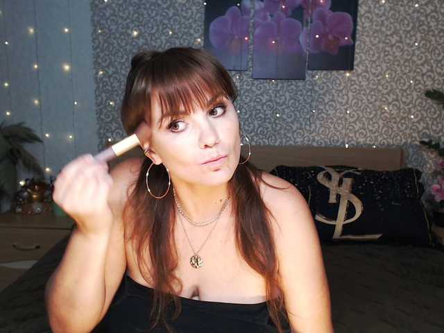 AwesomeValen live cam on BongaCams