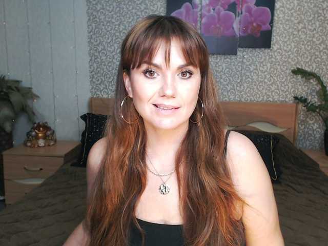 AwesomeValen live cam on BongaCams