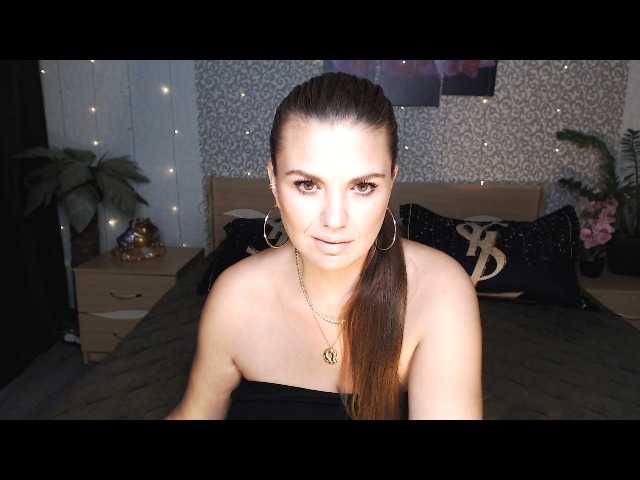 AwesomeValen live cam on BongaCams