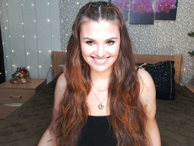 AwesomeValen live cam on BongaCams
