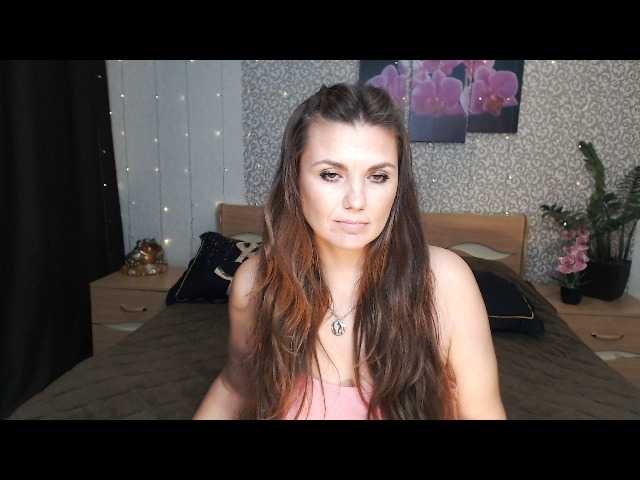 AwesomeValen live cam preview