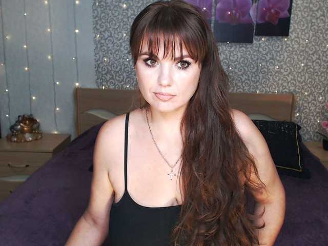 AwesomeValen live cam on BongaCams