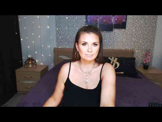 AwesomeValen webcam