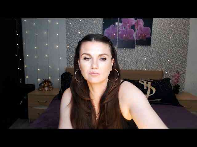 AwesomeValen webcam