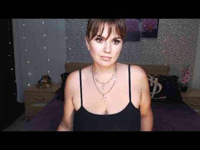 AwesomeValen webcam