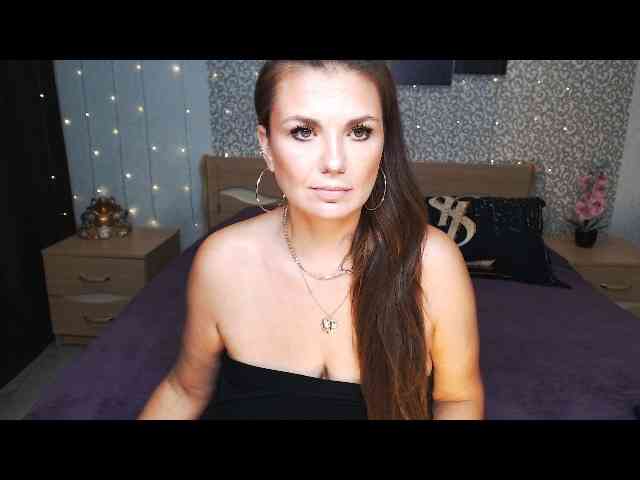 AwesomeValen webcam