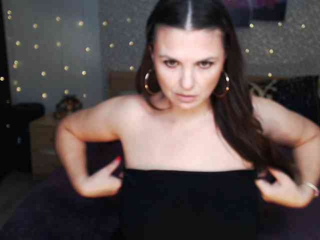 AwesomeValen webcam