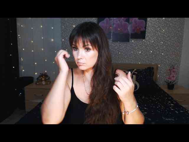 AwesomeValen webcam