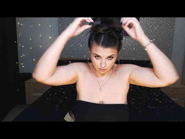 AwesomeValen webcam