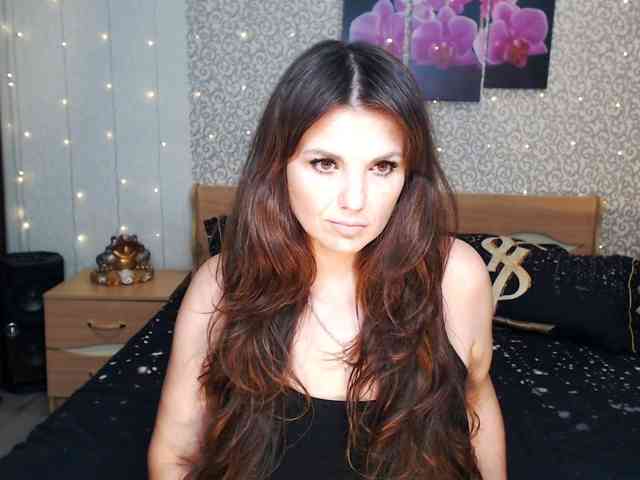 AwesomeValen webcam