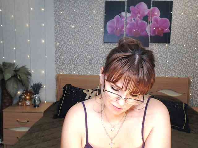 AwesomeValen webcam