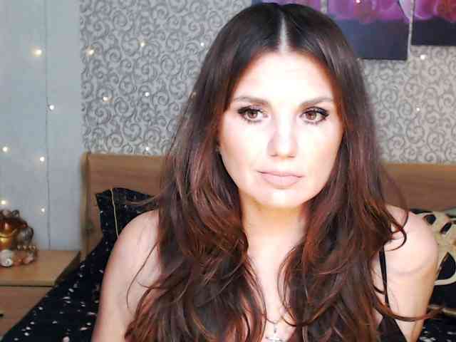 AwesomeValen webcam