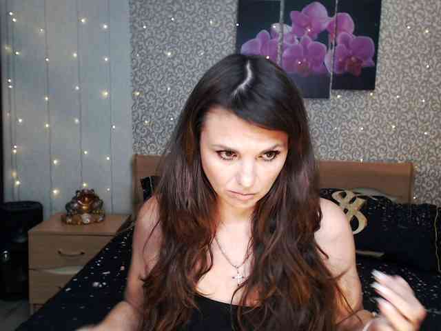 AwesomeValen webcam