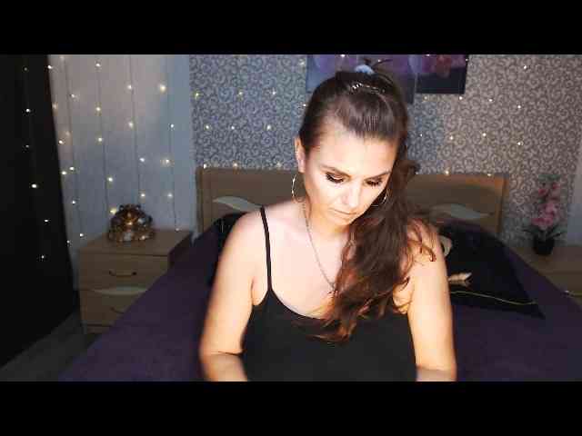 AwesomeValen webcam