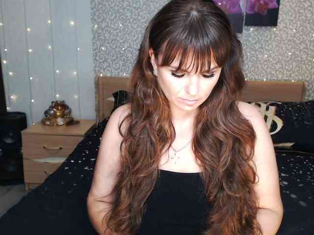 AwesomeValen webcam