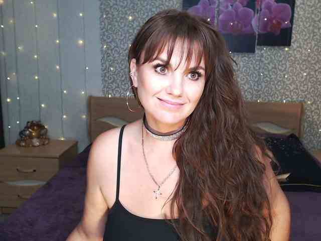 AwesomeValen webcam
