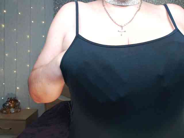 AwesomeValen webcam