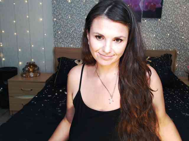 AwesomeValen webcam