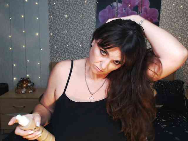 AwesomeValen webcam