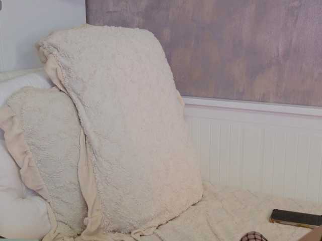 CrissySmile's BongaCams show and profile