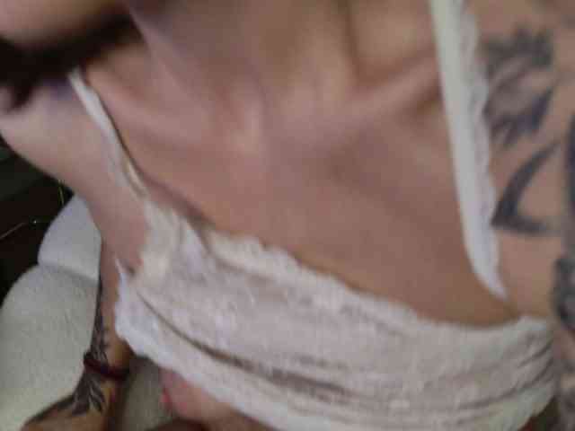 CrissySmile webcam