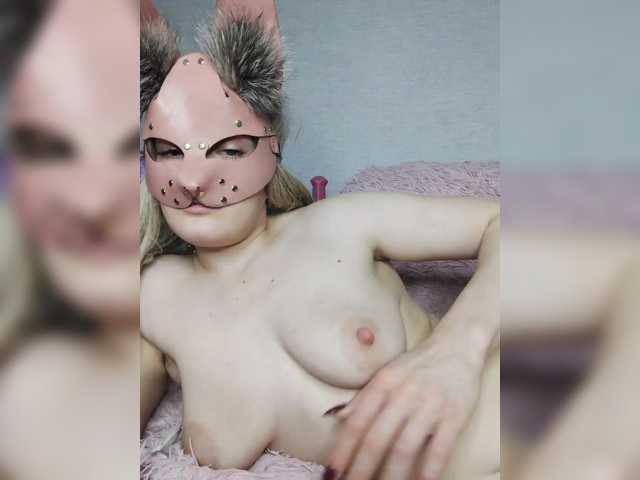 EatFuckLove live cam on BongaCams