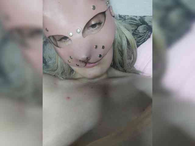EatFuckLove webcam