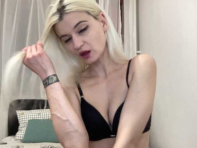 OnikaLove live cam