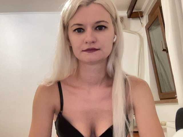 OnikaLove live cam preview