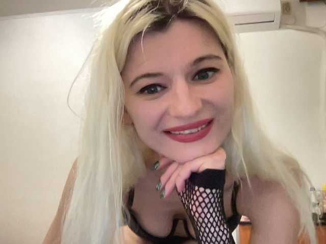 OnikaLove webcam