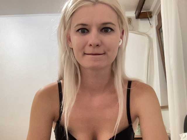 OnikaLove live cam on BongaCams
