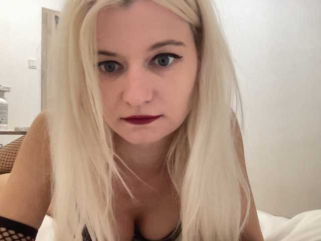 OnikaLove live cam on BongaCams