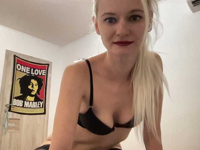 OnikaLove live cam on BongaCams