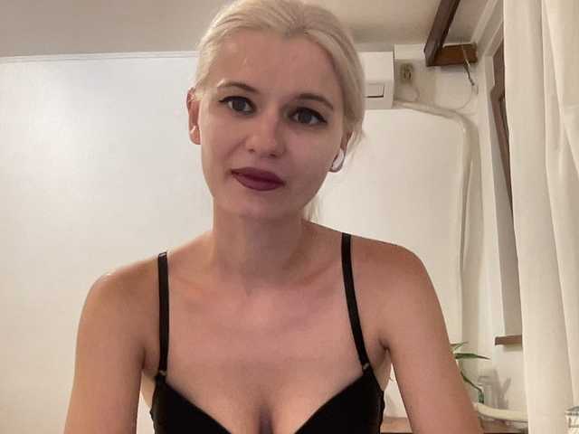 OnikaLove live cam on BongaCams