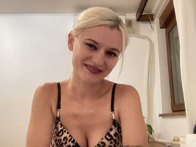 OnikaLove live cam on BongaCams