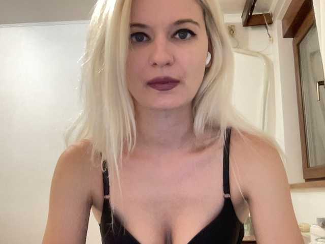 OnikaLove live cam on BongaCams