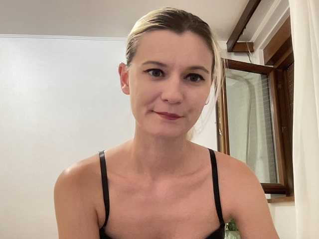 OnikaLove live webcam show