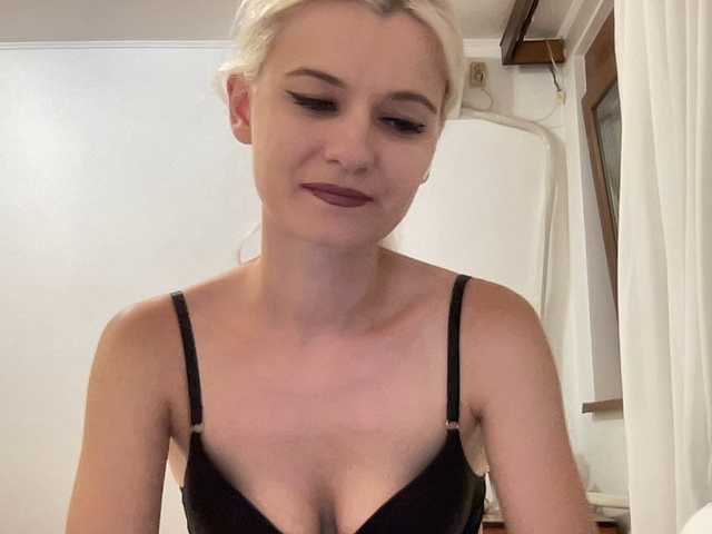 OnikaLove live cam on BongaCams