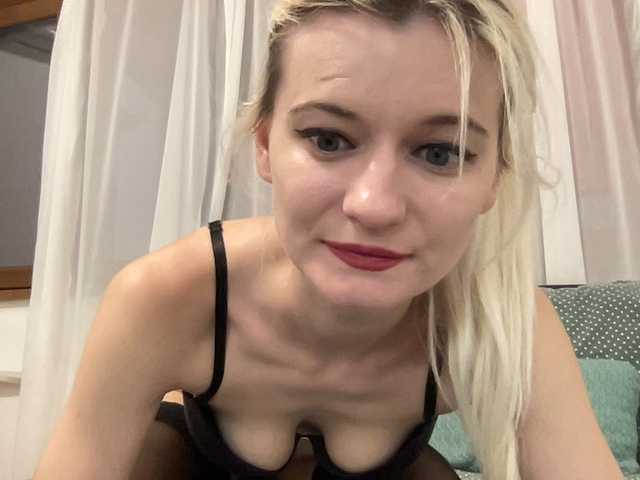 OnikaLove live cam on BongaCams
