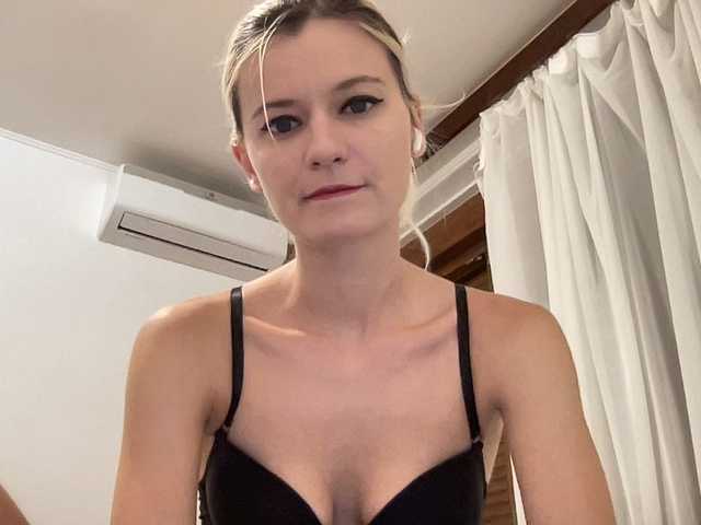 OnikaLove live cam on BongaCams