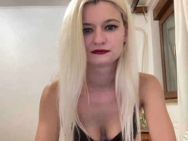 OnikaLove live cam on BongaCams