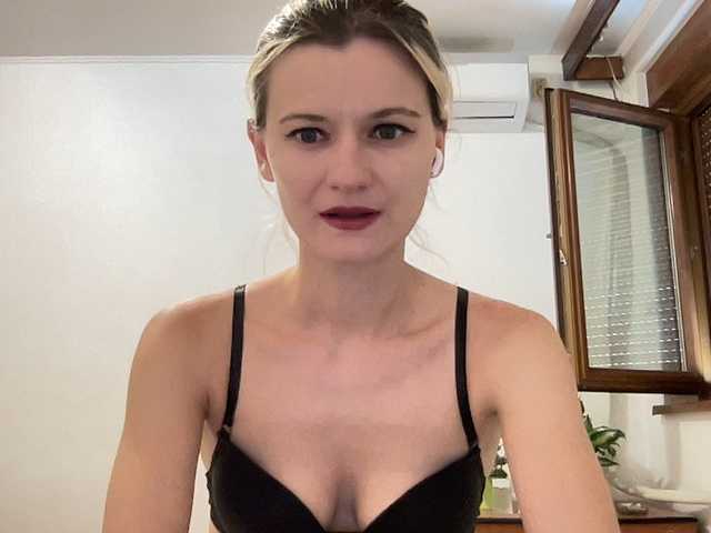 OnikaLove live cam on BongaCams