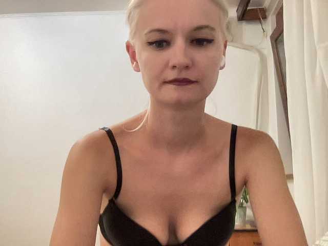 OnikaLove, 25 y/o - Live Cam on BongaCams