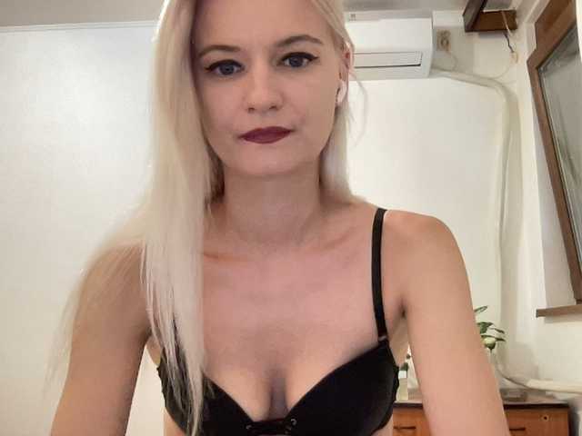 OnikaLove live webcam show