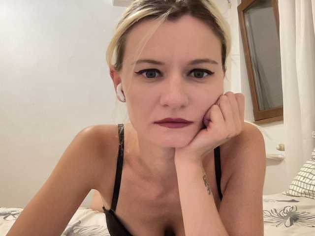 OnikaLove live cam on BongaCams