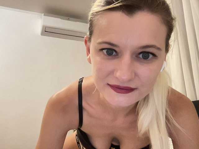 OnikaLove live cam on BongaCams