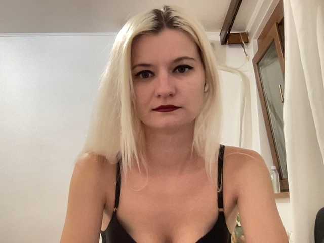 OnikaLove live cam on BongaCams