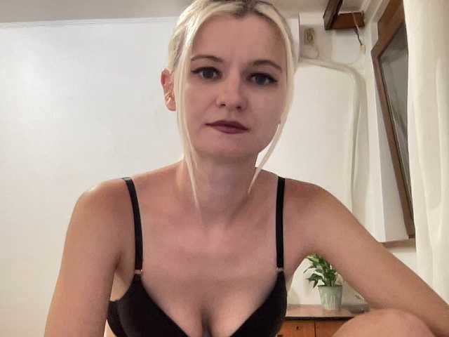 OnikaLove live cam on BongaCams