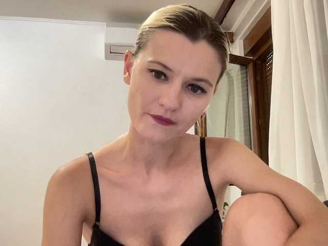 OnikaLove live webcam show