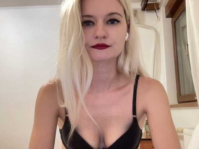 OnikaLove live cam on BongaCams